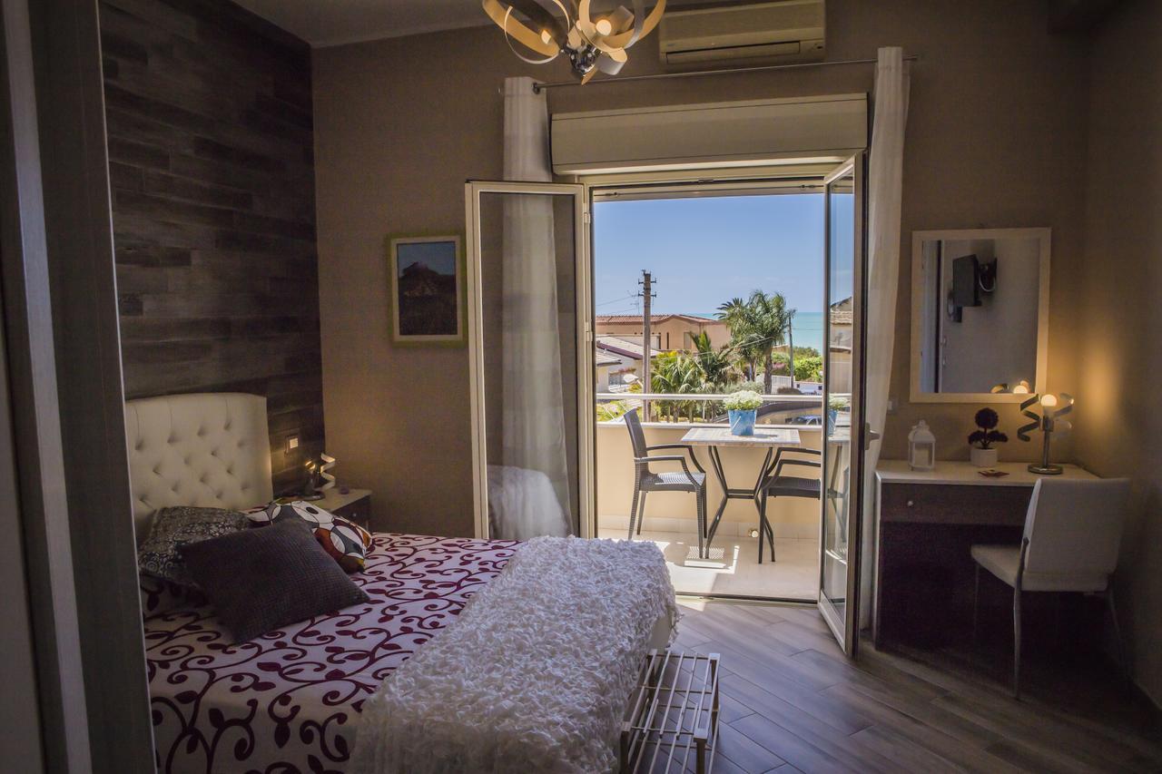 Le Notti Di Morfeo Bed and Breakfast San Leone Exteriör bild